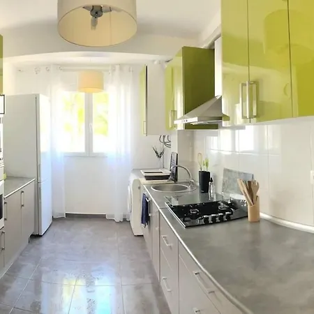 Apartment Cozy 3br: Ac & Park, 4min Walk, Golf 15 Min *