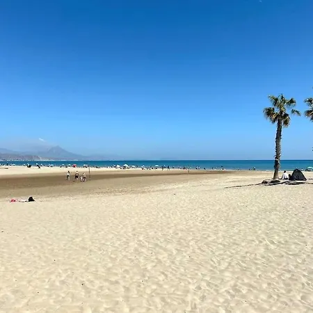 Cozy 3br: Ac & Park, 4min Walk, Golf 15 Min Appartamento *
