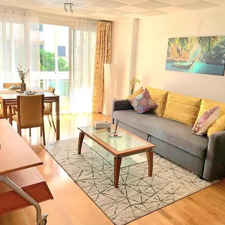 Appartamento Cozy 3br: Ac & Park, 4min Walk, Golf 15 Min
